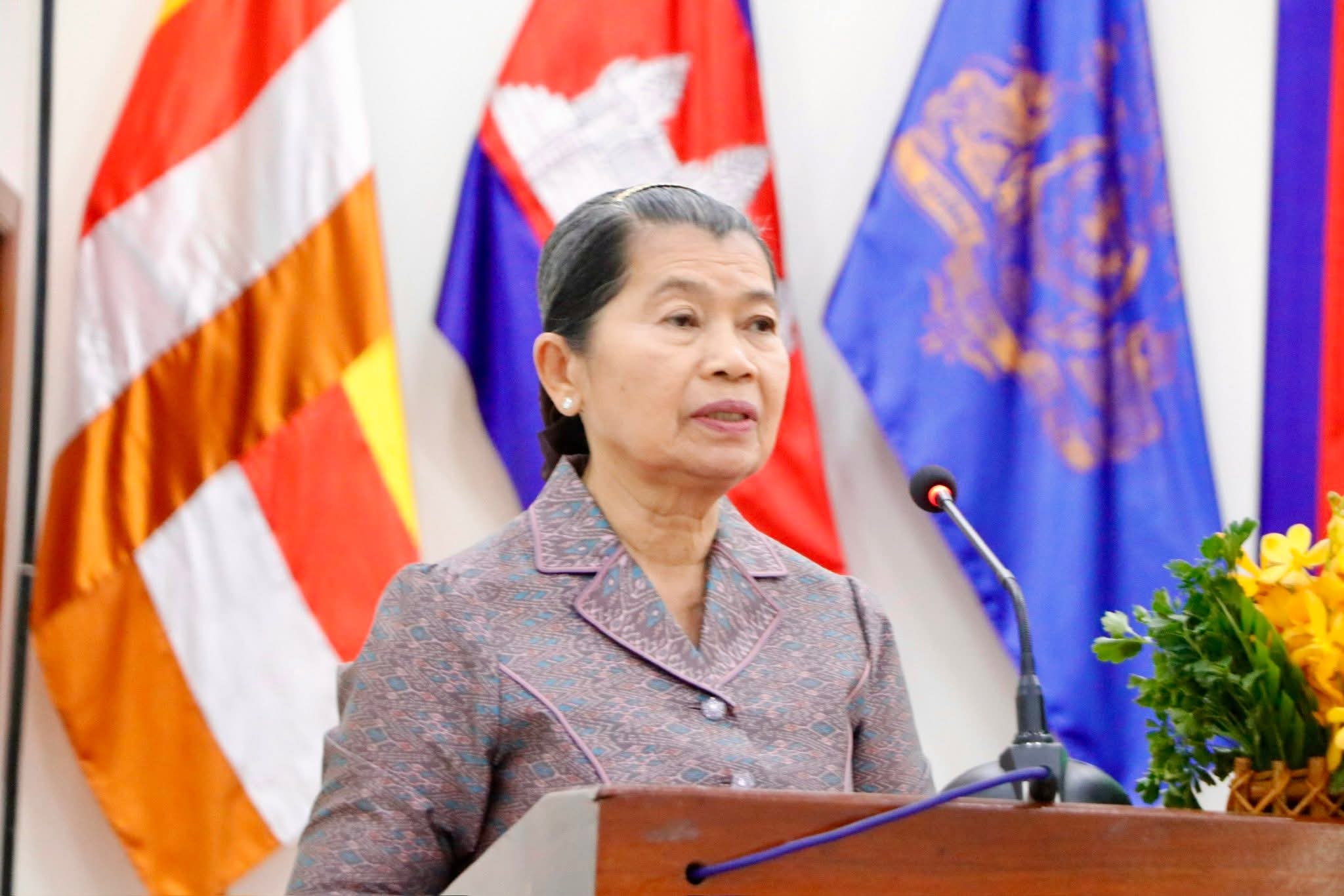 ពិធីប្រកាសផ្សព្វផ្សាយខ្លឹមសារអនុសំវច្ឆរមហាសន្និបាតមន្រ្តីសង្ឃទូទាំងប្រទេសលើកទី៣៣ នៅសាលាខេត្តស្វាយរៀង​