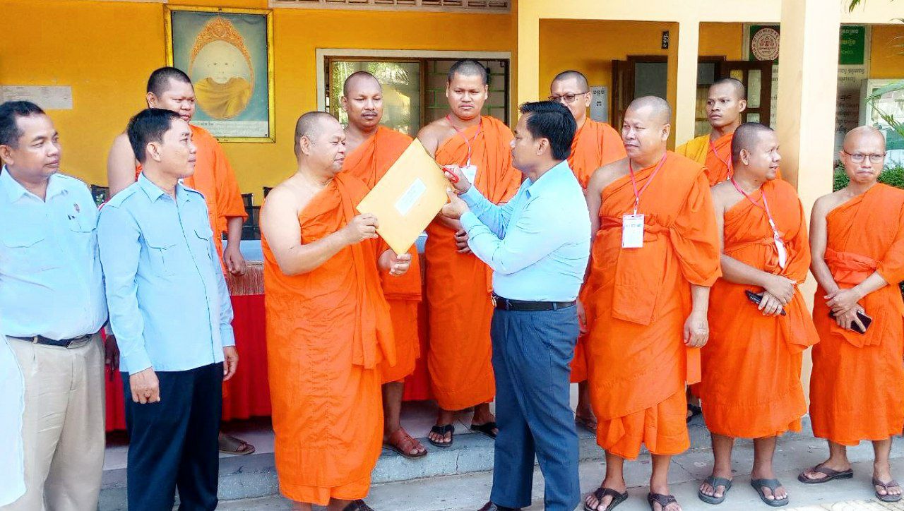 អភិបាលរងខេត្តស្វាយរៀងស្នើដល់បេក្ខសមណសិស្សត្រូវយកចំណេះដឹងដែលបានសិក្សា រៀនសូត្ររយះមួយពេលមកធ្វើការប្រឡងដើម្បីទទួលយកសញ្ញាបត្រធម្មវិនយ័ថ្នាក់ត្រីថ្នាក់ទោនិងថ្នាក់ឯក